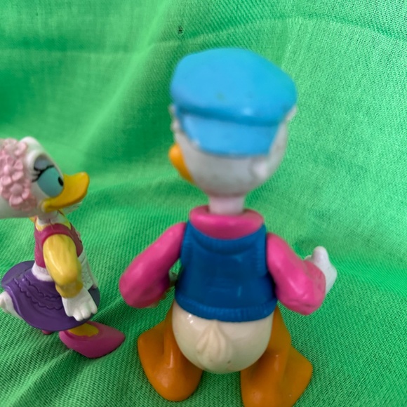 Disney, Donald and Daisy Duck poseable plastic figures - Picture 5 of 6